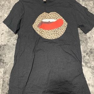 Mouth t-shirt size medium